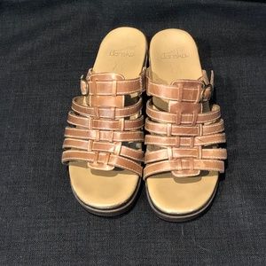 Size 40/10 Dansko Leather Sandals